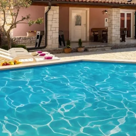 Mit Privatpool Fuer 5 Personen Ca 100 Qm In Butkovici, Istrien Binnenland Von Istrien *