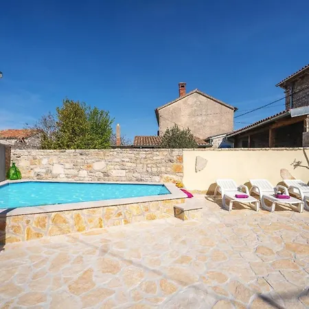 Mit Privatpool Fuer 5 Personen Ca 100 Qm In Butkovici, Istrien Binnenland Von Istrien *