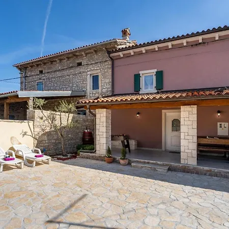 Mit Privatpool Fuer 5 Personen Ca 100 Qm In Butkovici, Istrien Binnenland Von Istrien